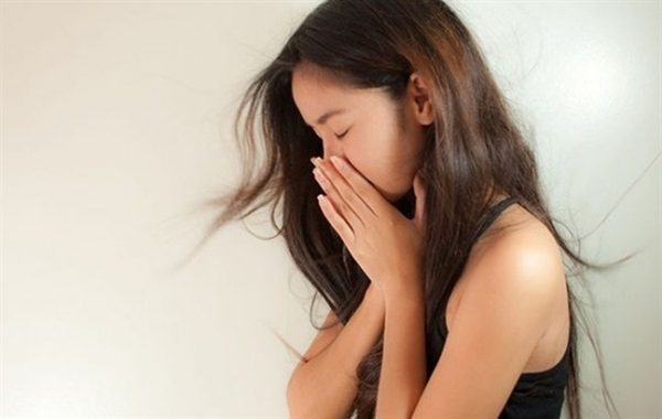 Câu nói đùa của cô thu ngân khiến tôi nhận ra bộ mặt thật của gã chồng trẻ