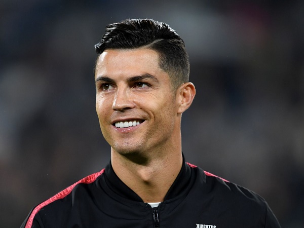 Tin bóng đá tối 24/6: Ronaldo đi vào lịch sử Serie A