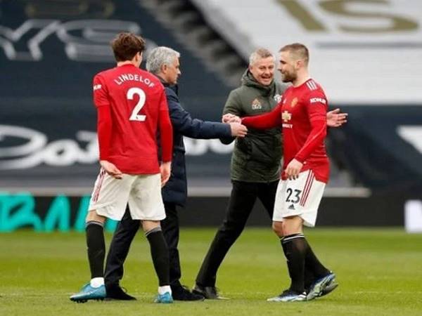 Tin bóng đá trưa 12/4: Solskjaer và Shaw cùng “hợp tác” khiêu khích Mourinho