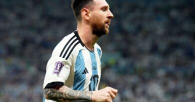 Tin thể thao sáng 30/11: HLV Ba Lan chỉ ra cách chặn Messi